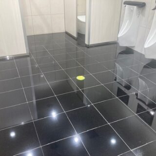 トイレ床のガラスコーティング