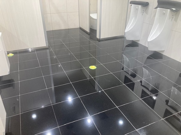トイレ床のガラスコーティング
